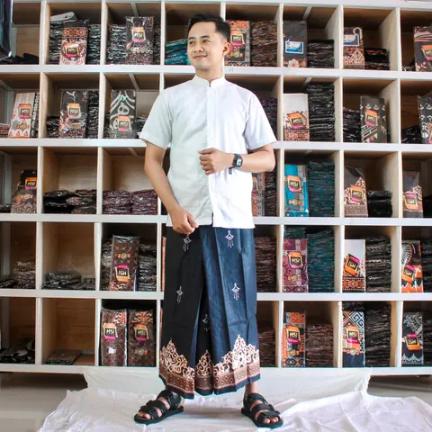 Kois Batik - Sarung santri remaja motif tumpal