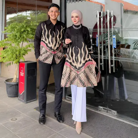 Kois Batik - Batik Coupel modern dapat dibeli terpisah baru kemeja dan tunik motif bata api